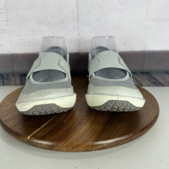 Ecco Mary Jane Shoe Womens 7 Gray Comfort Cushion Biom Flat Slip on Leather - Picture 3 of 14